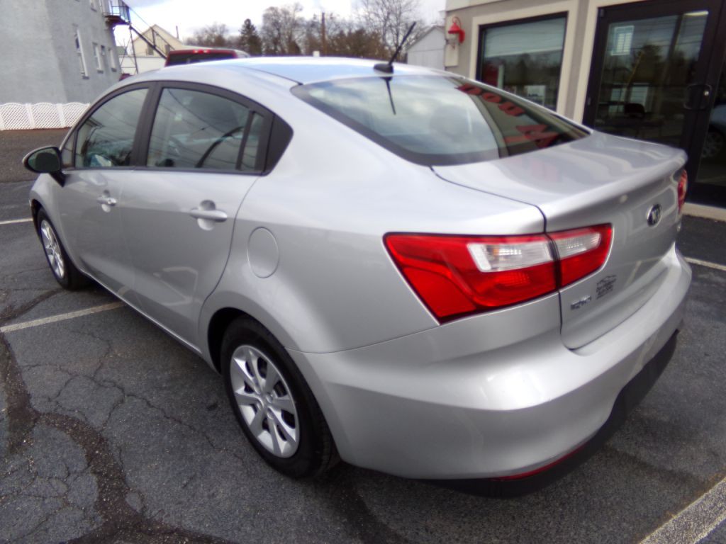 2016 Kia Rio Image 2