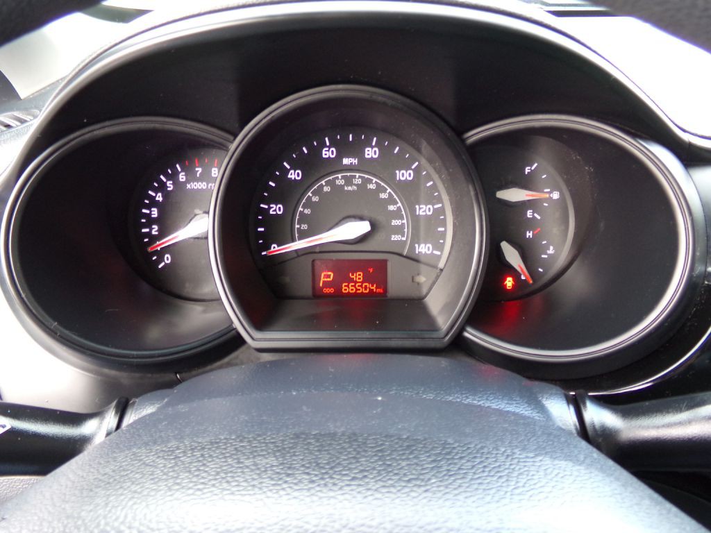 2016 Kia Rio Image 9