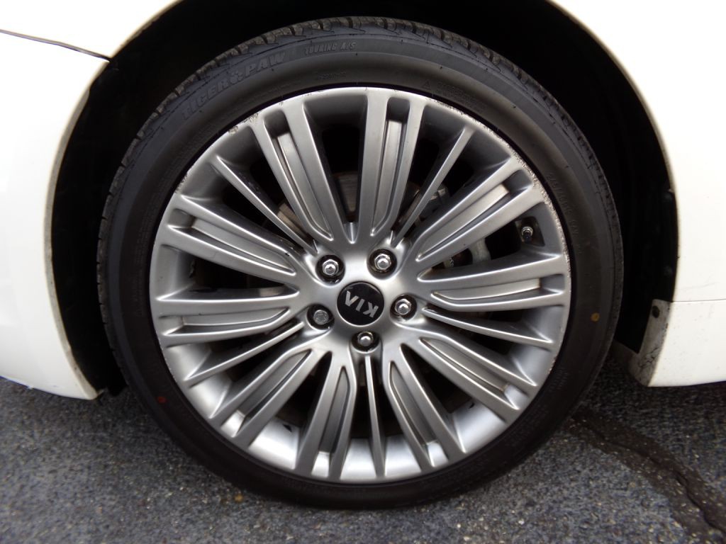 2014 Kia Cadenza Image 28