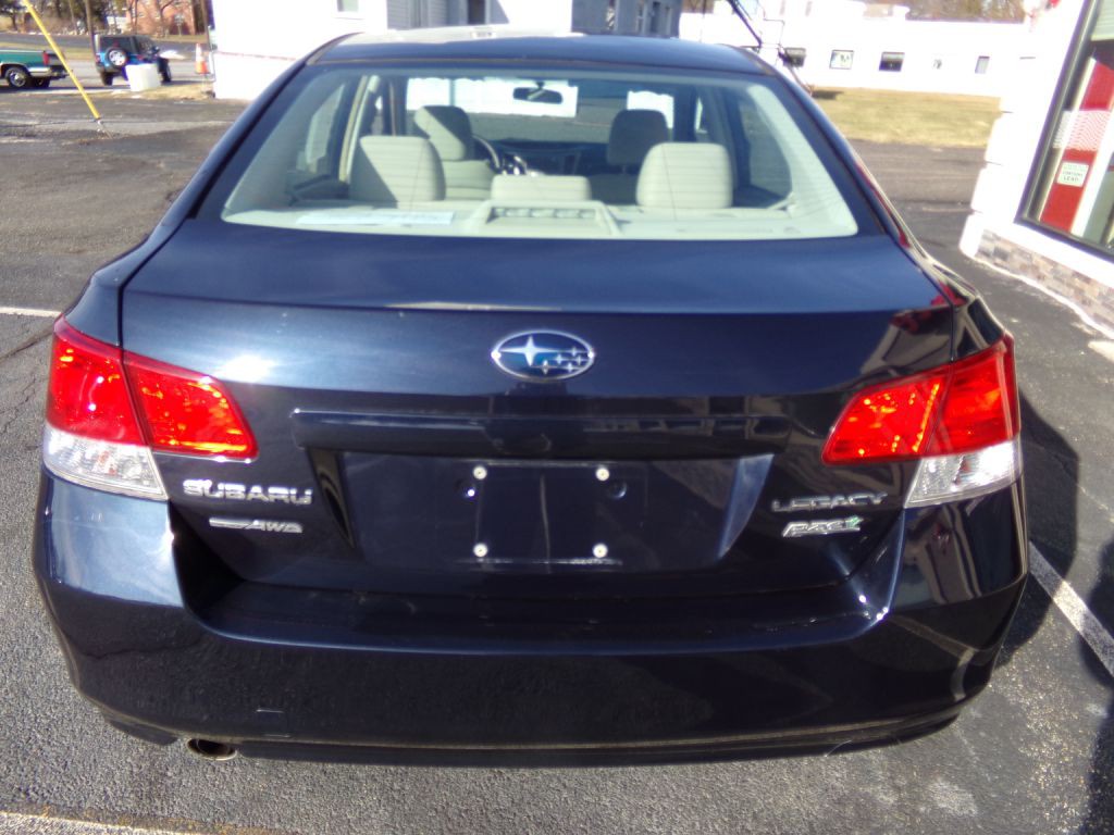 2013 Subaru Legacy Image 3