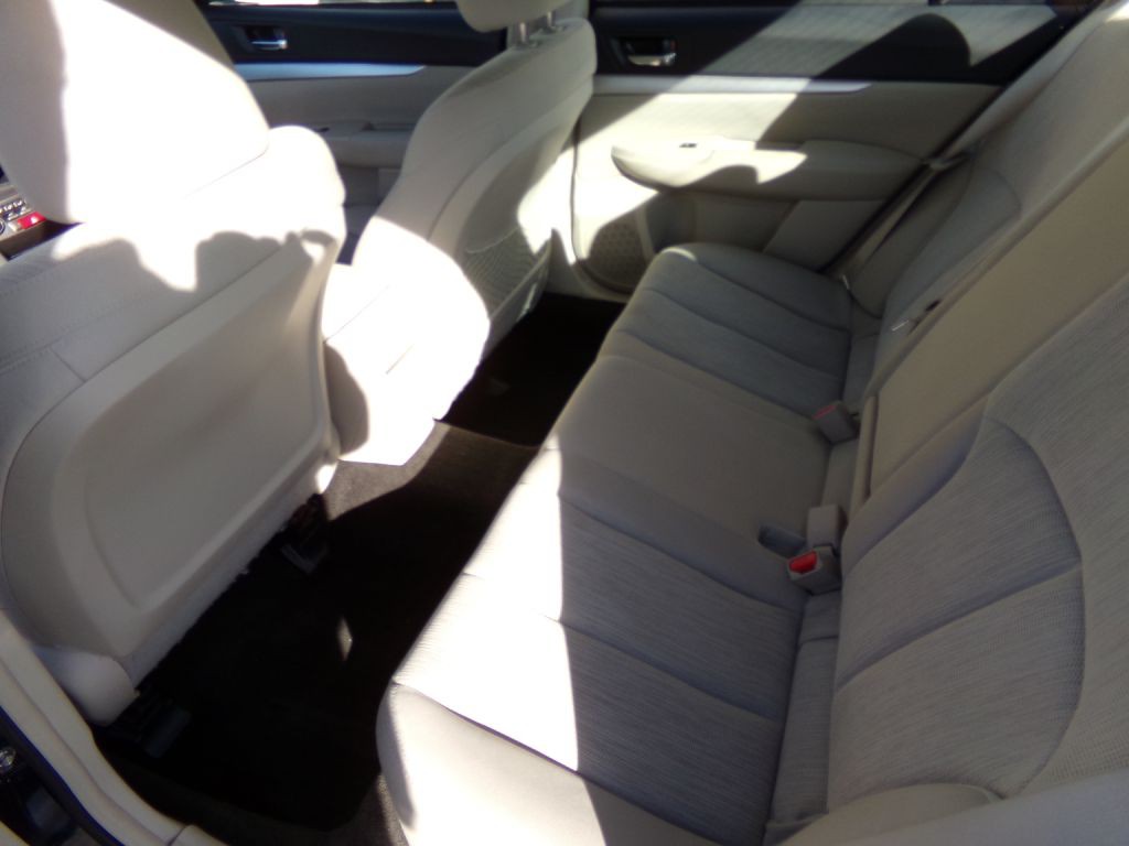 2013 Subaru Legacy Image 8