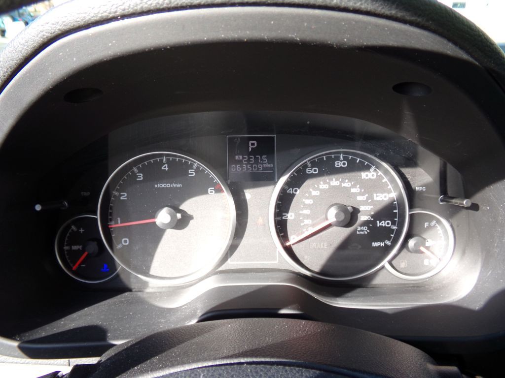 2013 Subaru Legacy Image 10