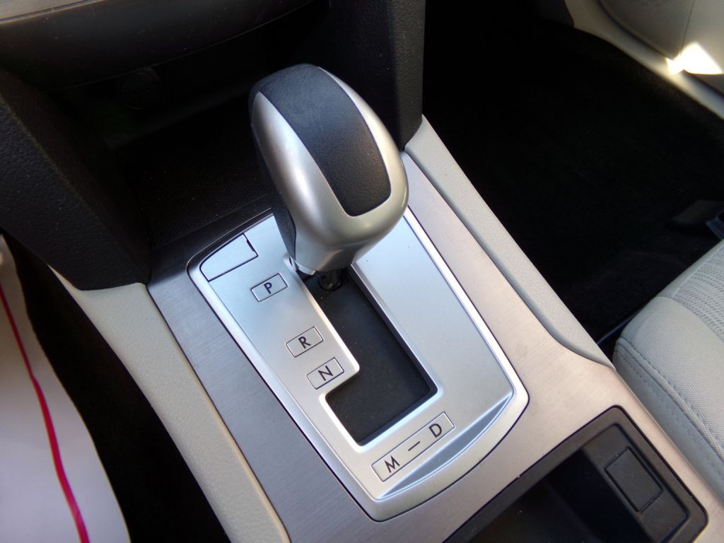 2013 Subaru Legacy Image 12