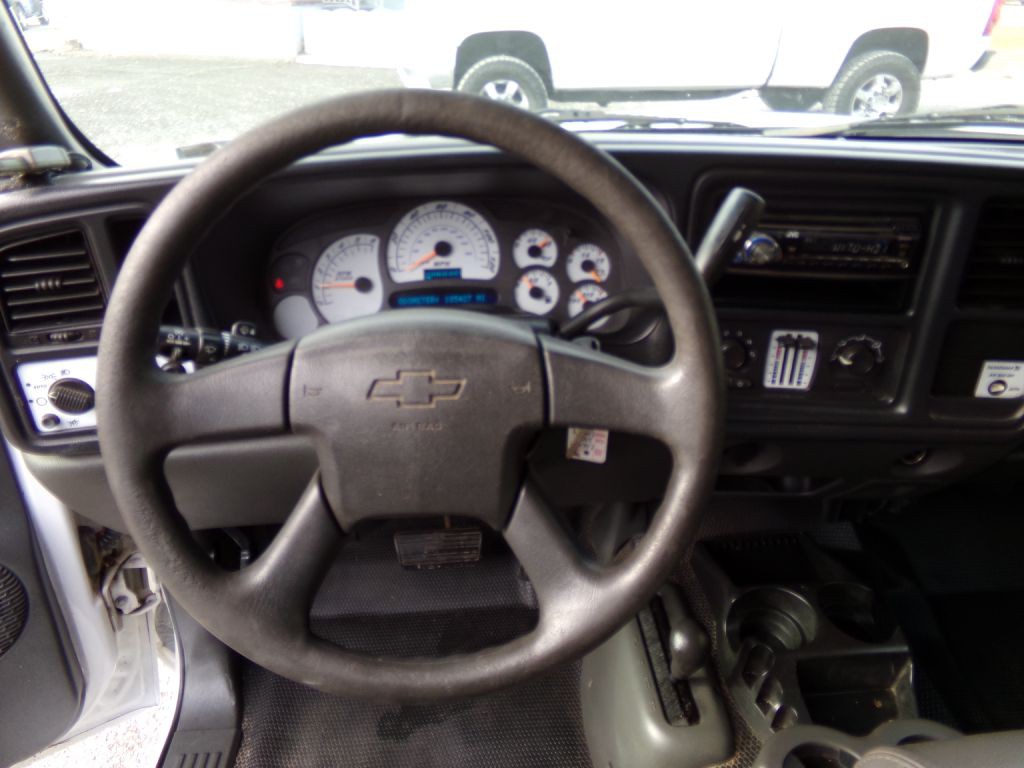 2003 Chevrolet Silverado 1500 Image 8
