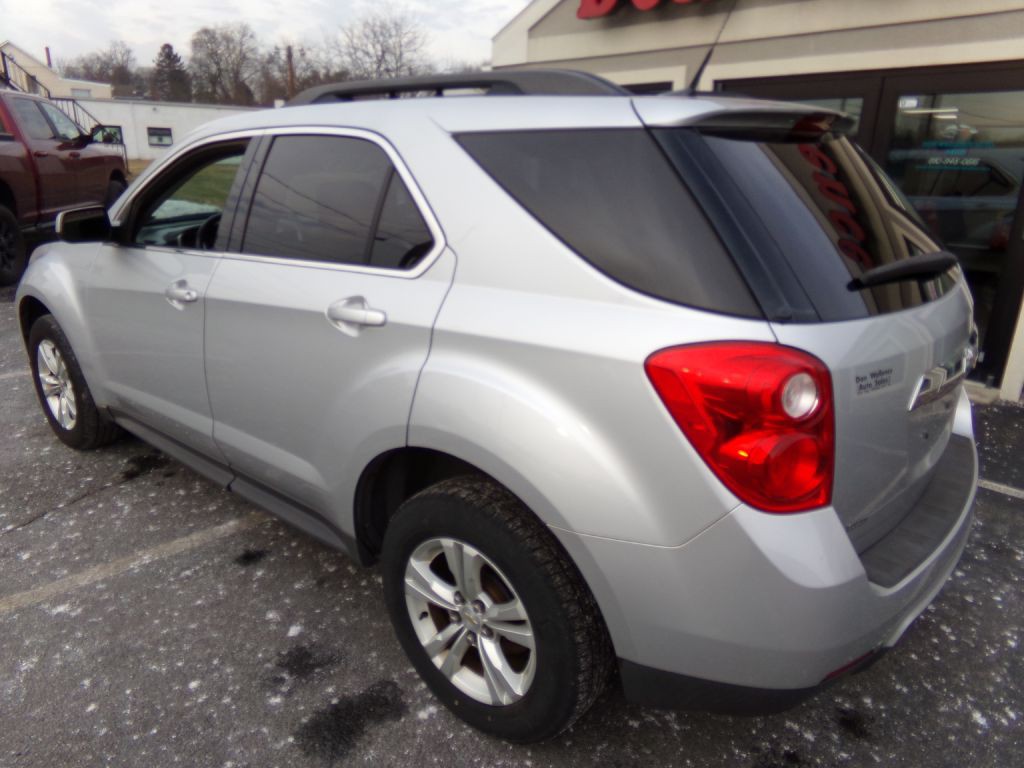2010 Chevrolet Equinox Image 2
