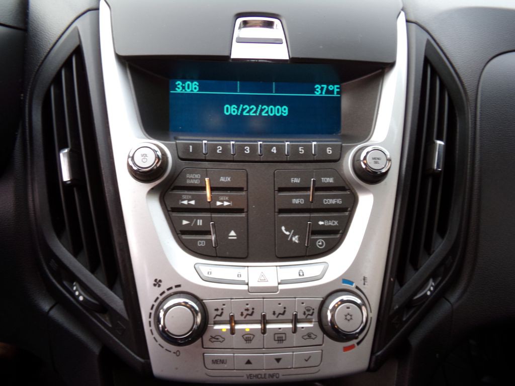 2010 Chevrolet Equinox Image 11