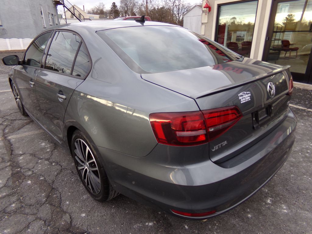 2016 Volkswagen Jetta Image 2