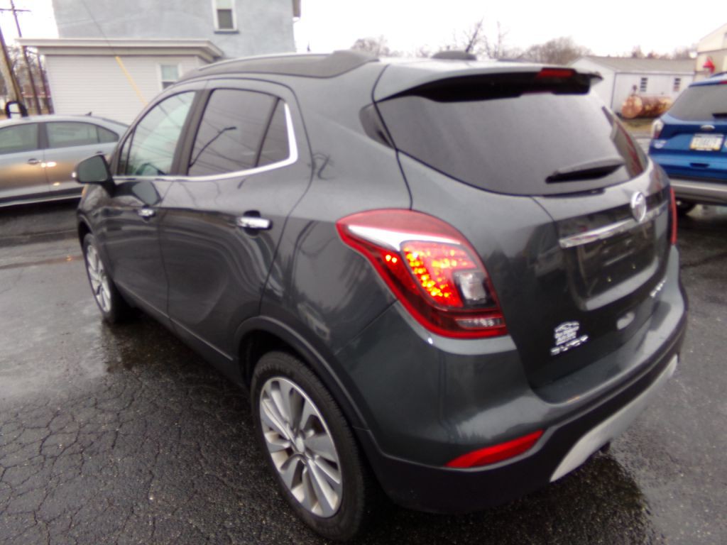 2017 Buick Enclave Image 2