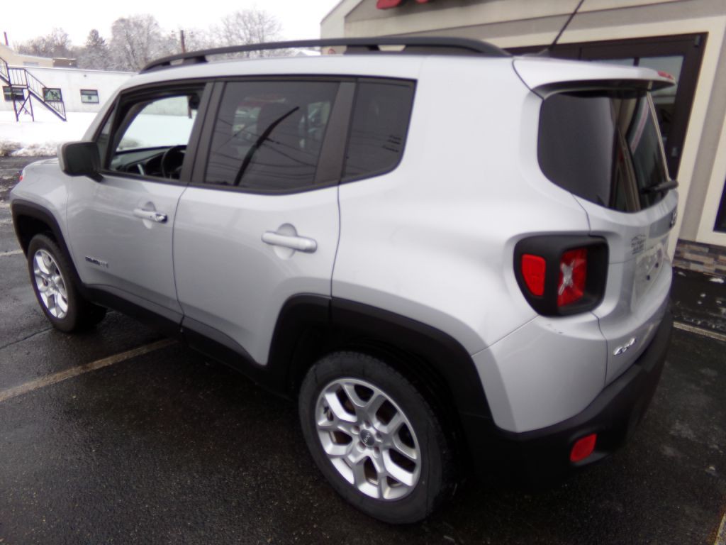 2015 Jeep Renegade Image 2