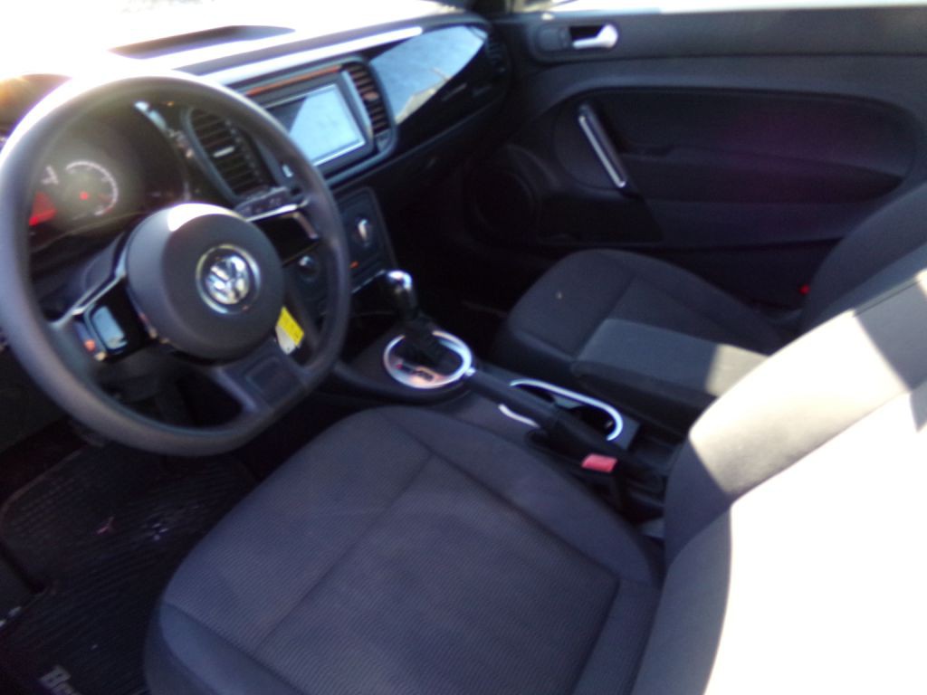 2014 Volkswagen Beetle Image 5