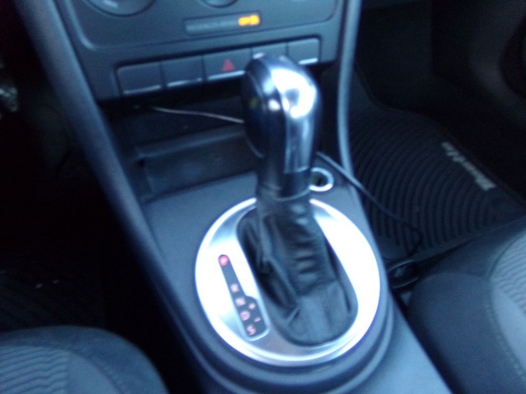 2014 Volkswagen Beetle Image 10