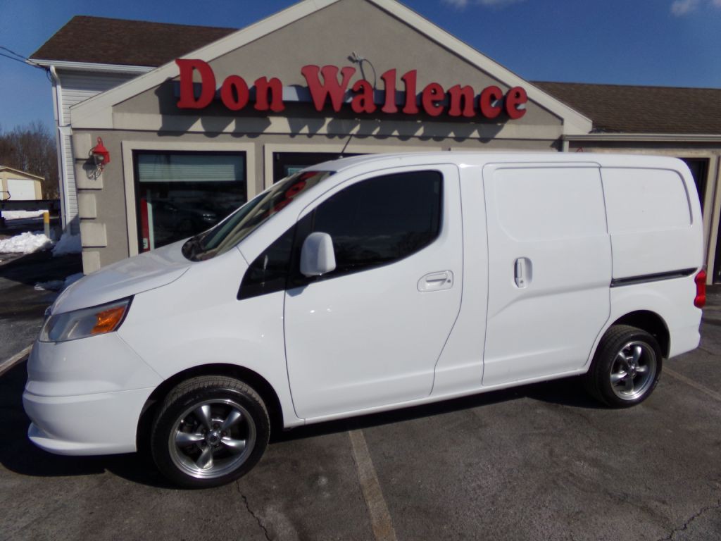 2015 Chevrolet Express Image 1