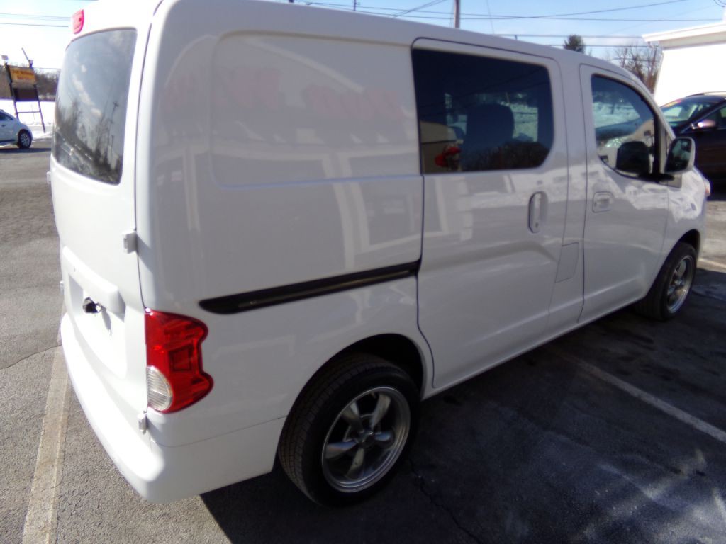 2015 Chevrolet Express Image 4