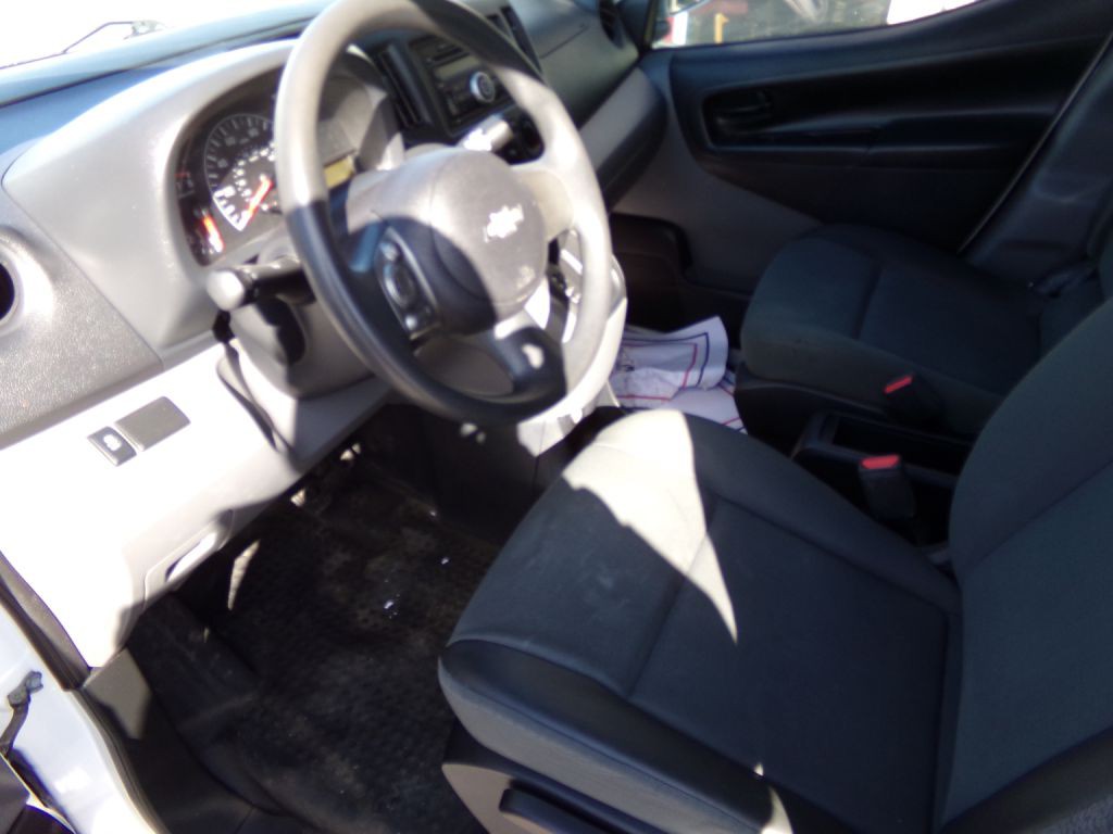 2015 Chevrolet Express Image 7