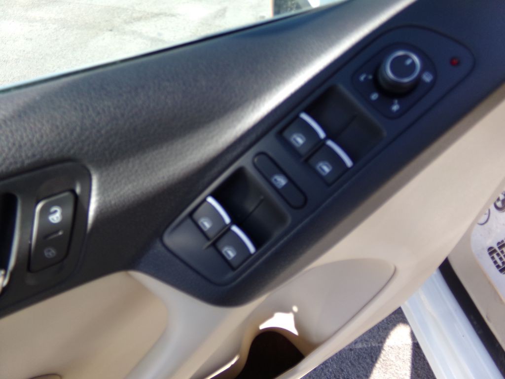 2016 Volkswagen Tiguan Image 17