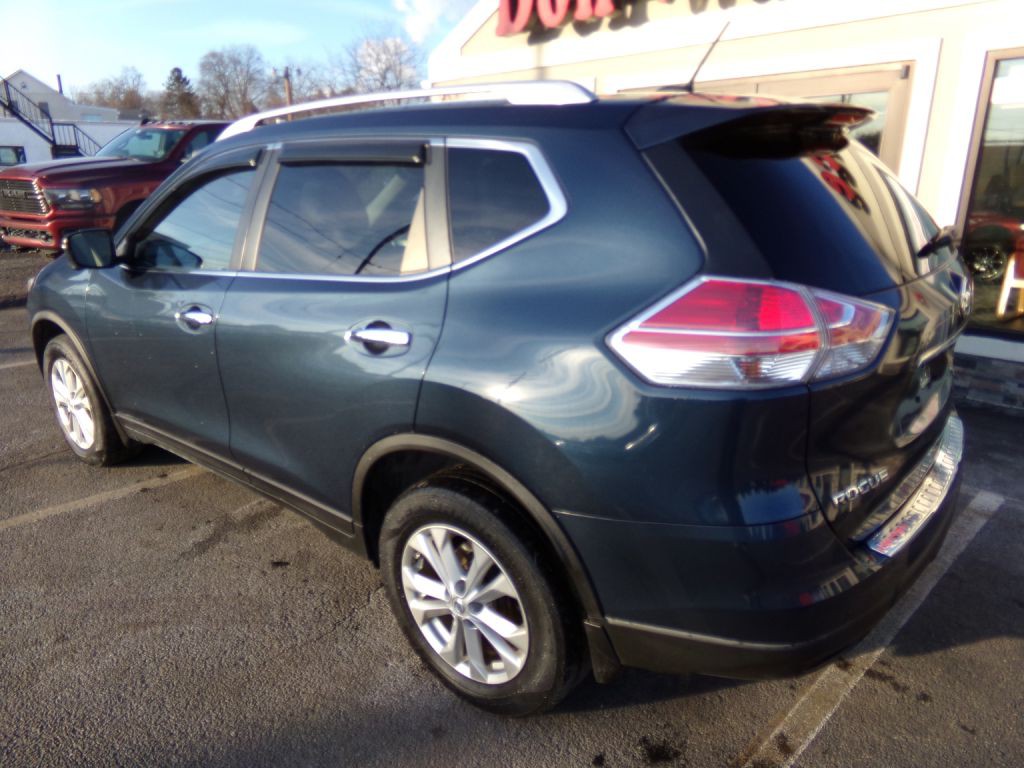 2015 Nissan Rogue Image 2