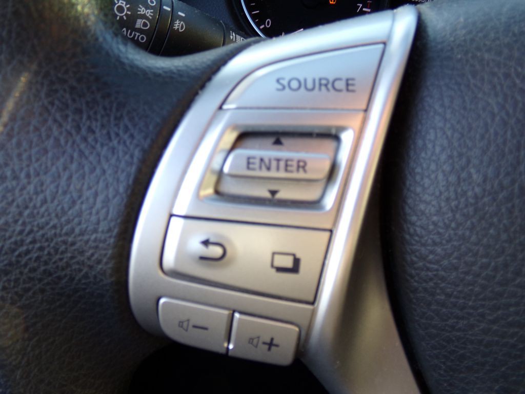 2015 Nissan Rogue Image 14