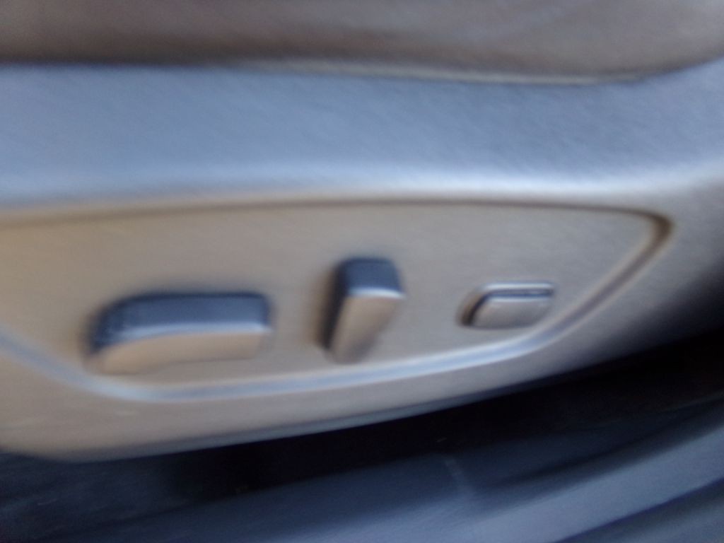 2015 Nissan Rogue Image 16