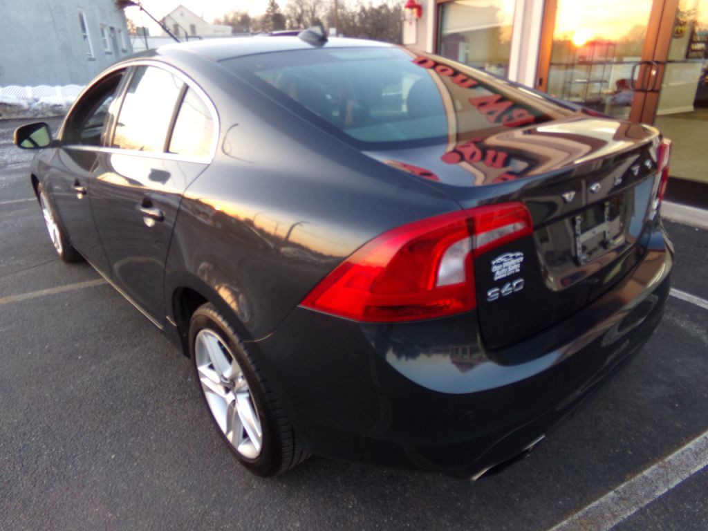 2015 Volvo S60 Image 2