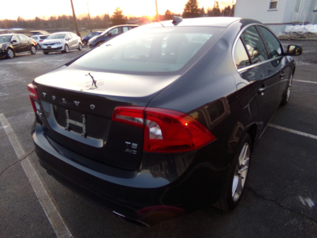 2015 Volvo S60 Image 3