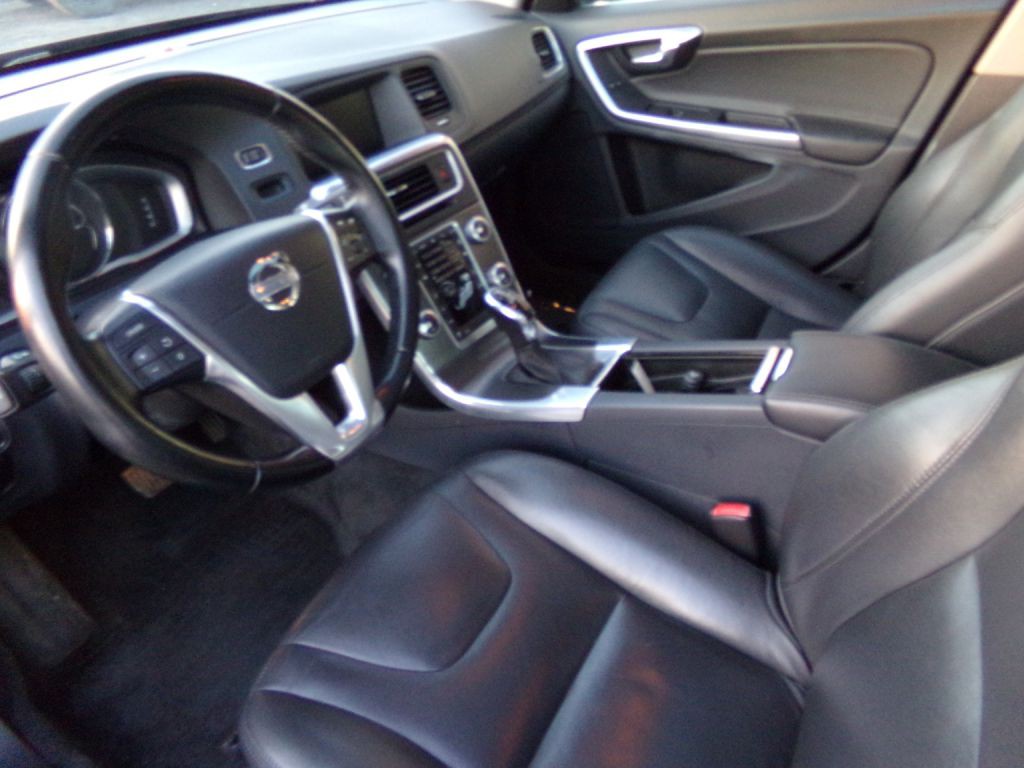 2015 Volvo S60 Image 5