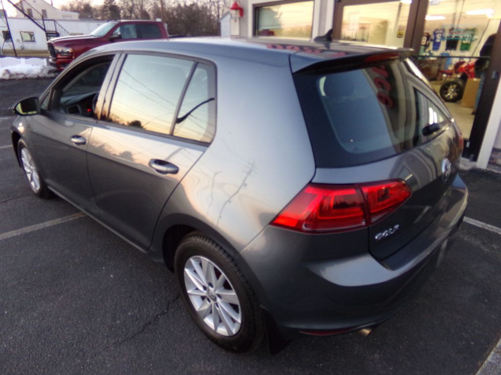2015 Volkswagen Golf Image 2
