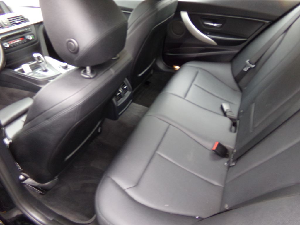2015 BMW 3 Series Image 6