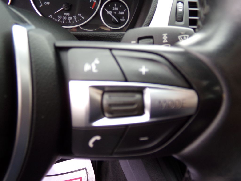 2015 BMW 3 Series Image 12