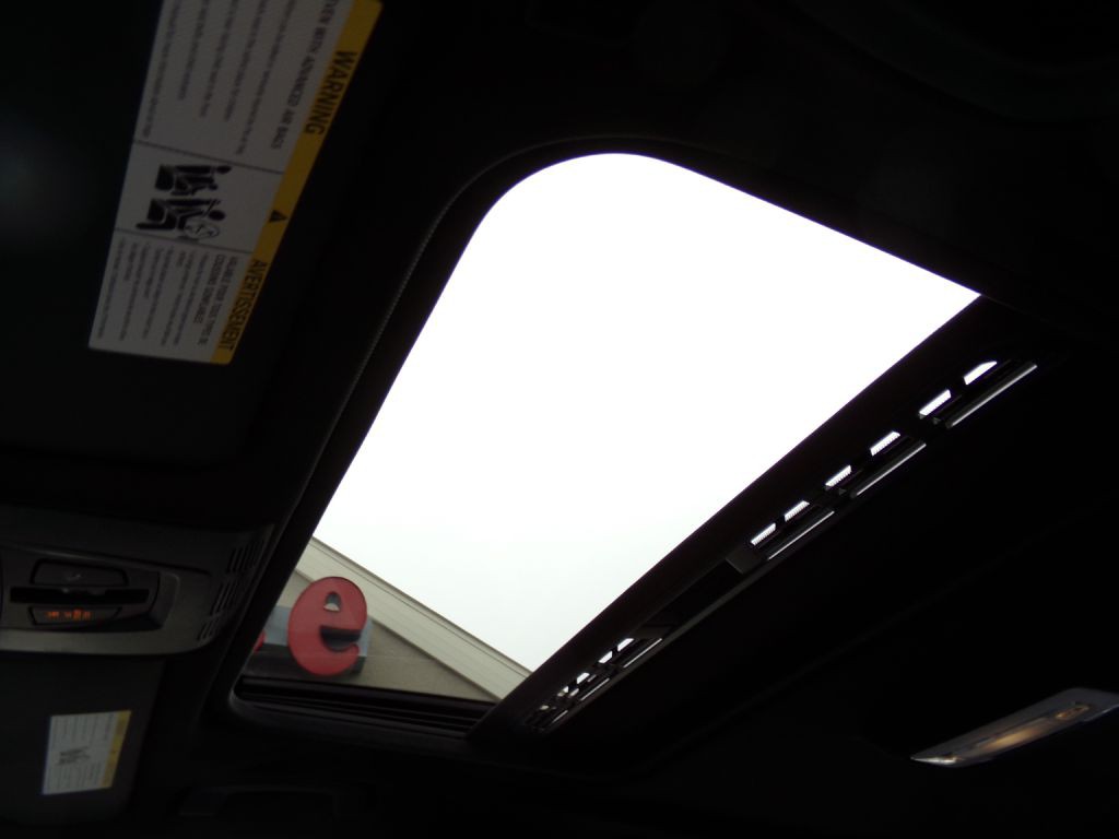 2015 BMW 3 Series Image 15