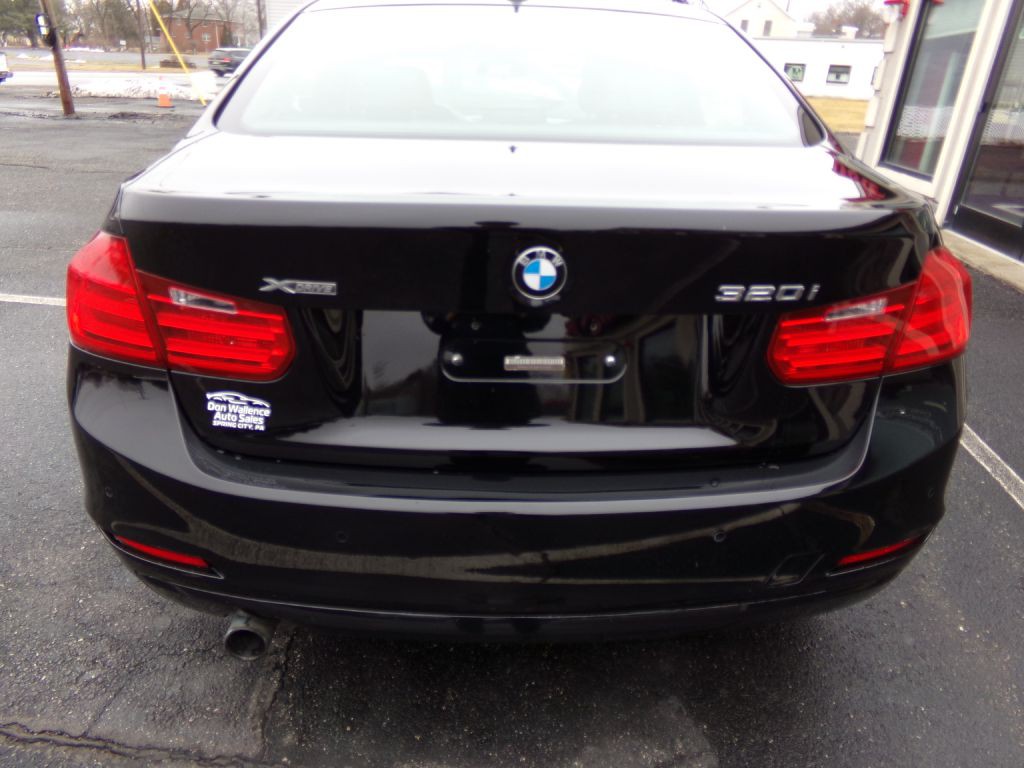 2015 BMW 3 Series Image 17