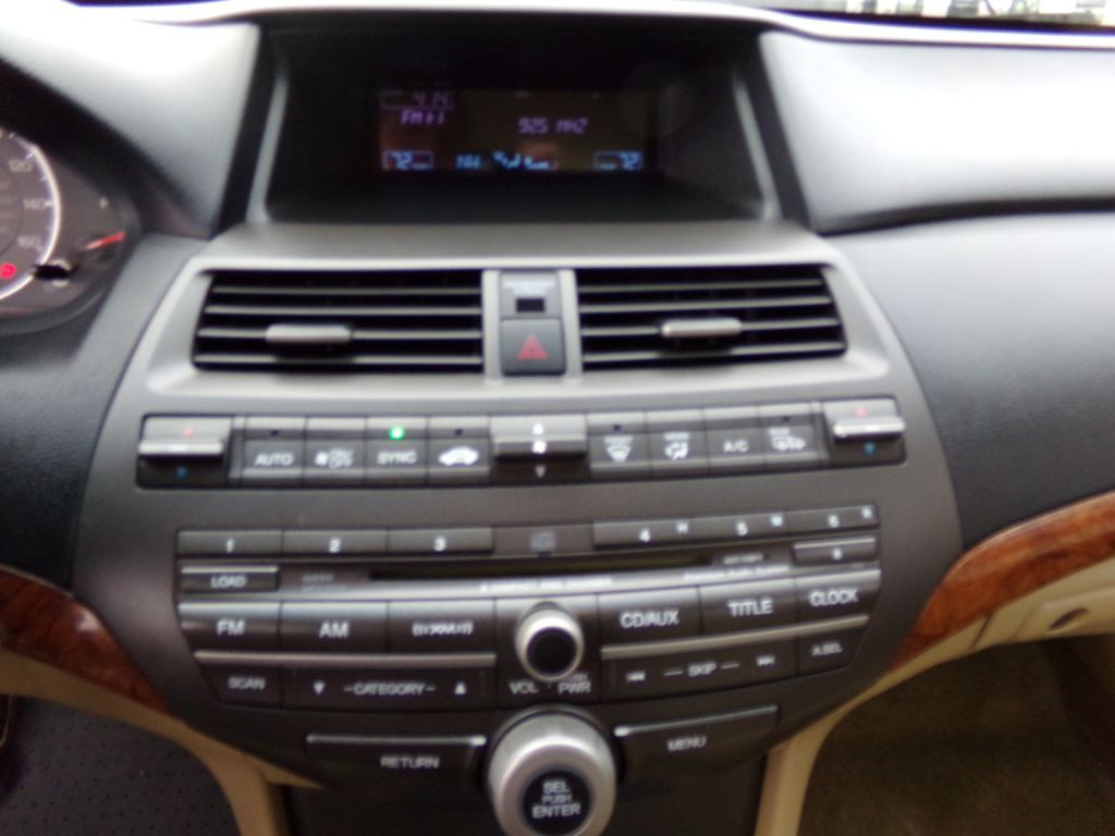 2011 Honda Accord Image 8