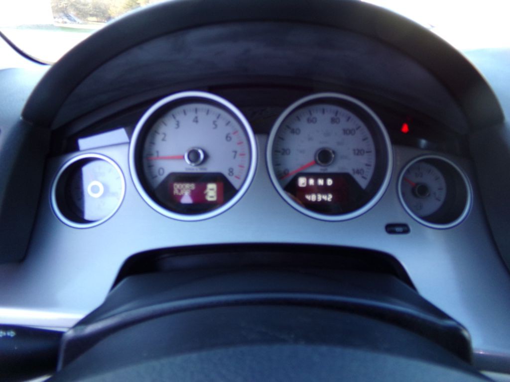 2012 Volkswagen Routan Image 13