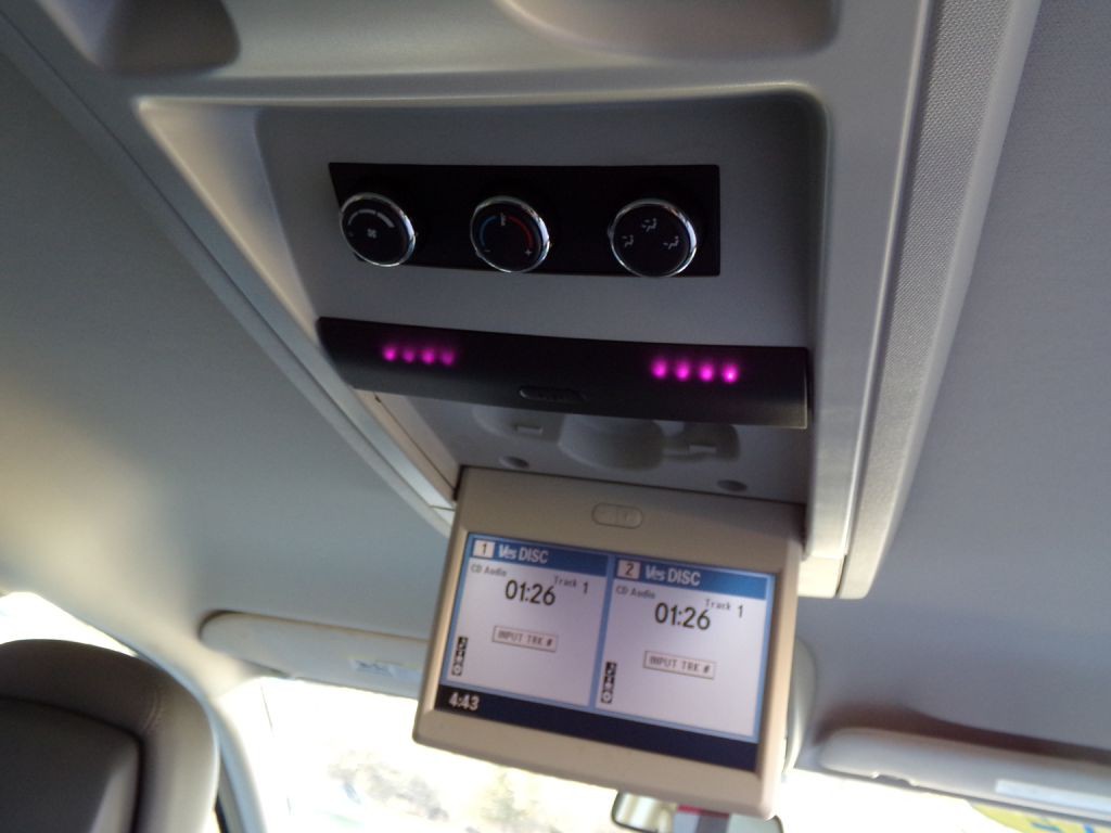 2012 Volkswagen Routan Image 15