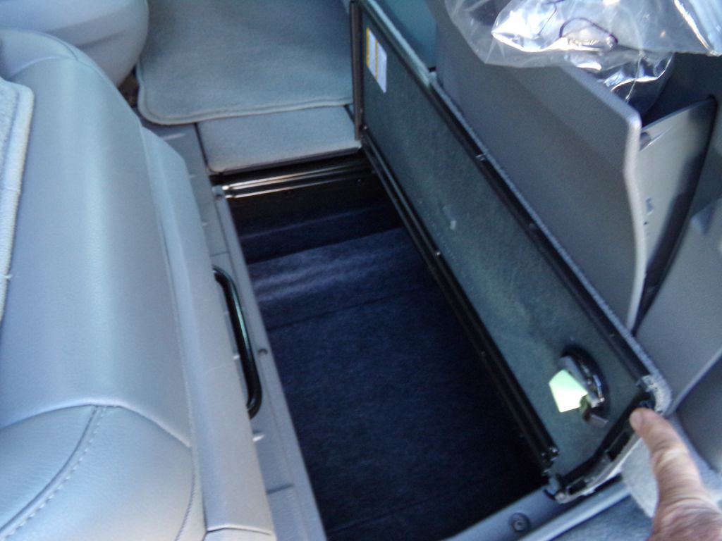 2012 Volkswagen Routan Image 17