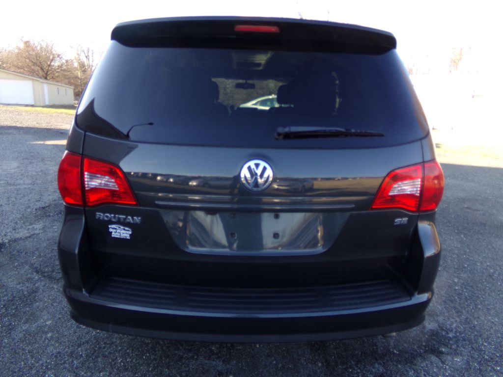 2012 Volkswagen Routan Image 20