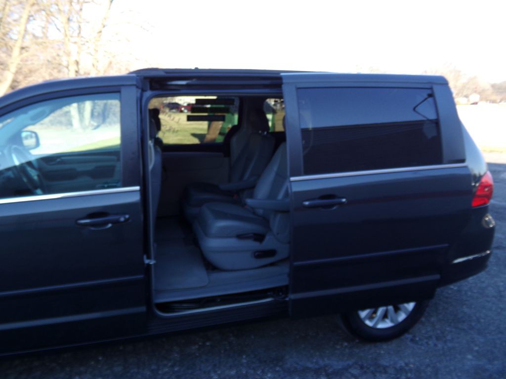 2012 Volkswagen Routan Image 22