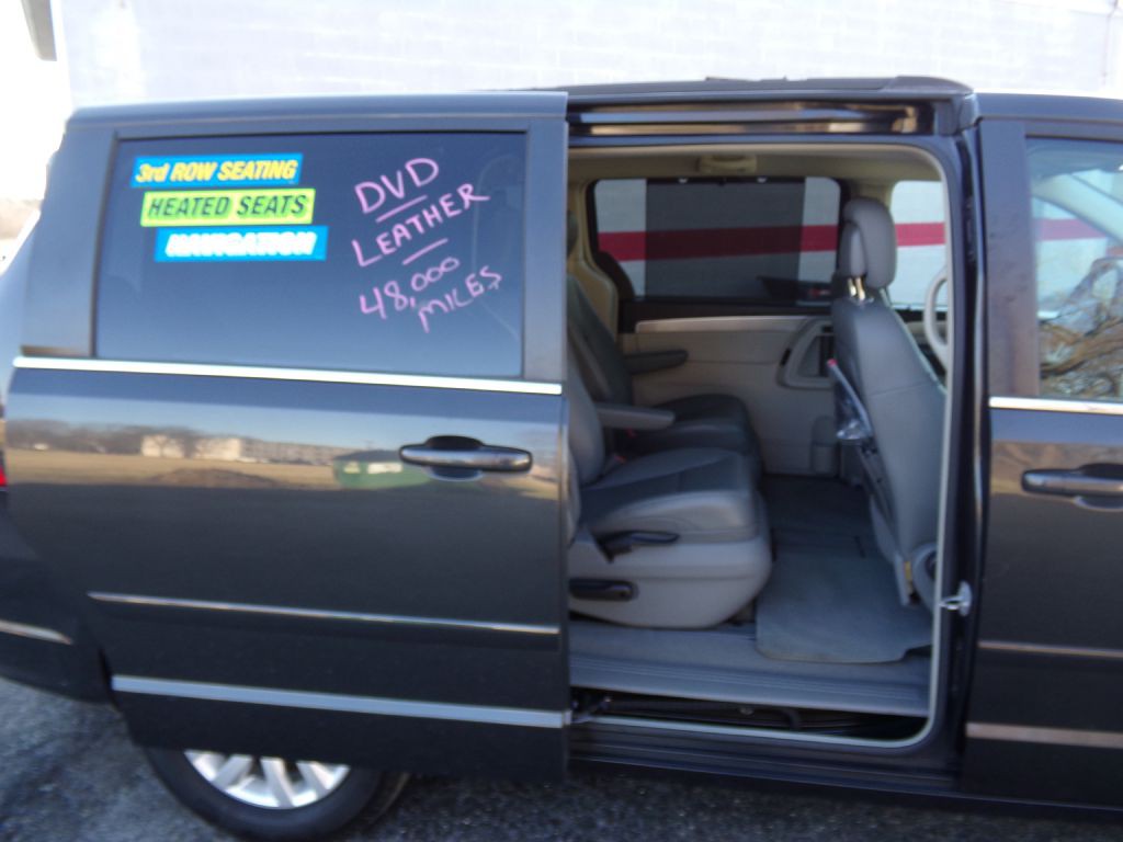 2012 Volkswagen Routan Image 23