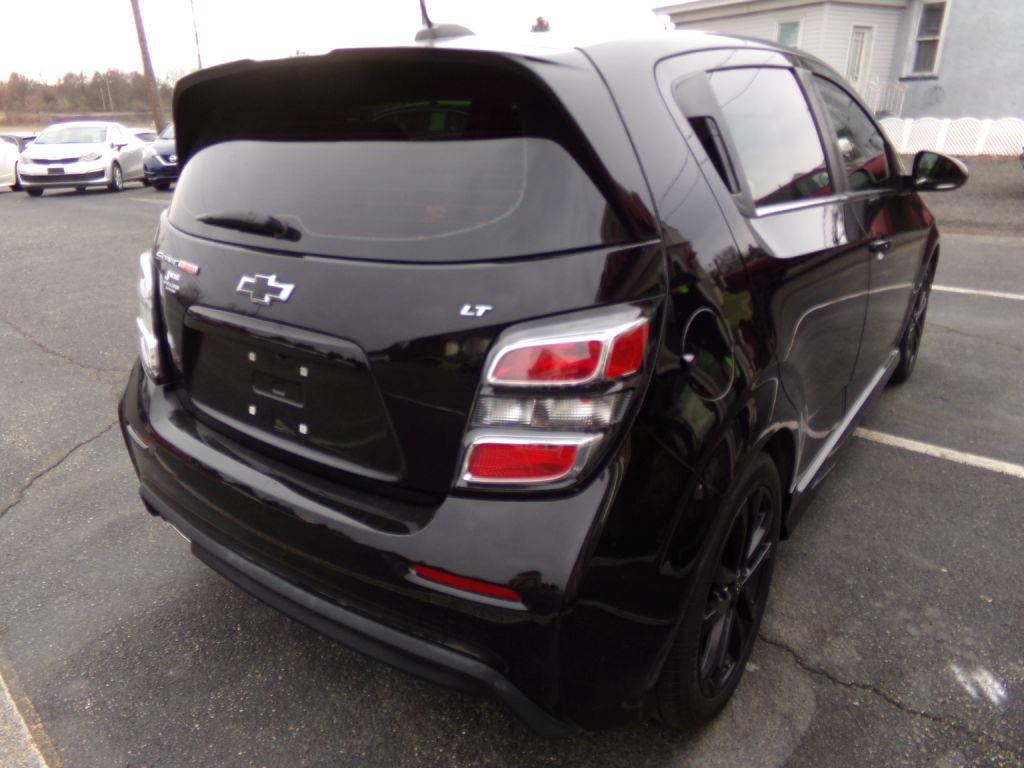 2018 Chevrolet Sonic Image 3