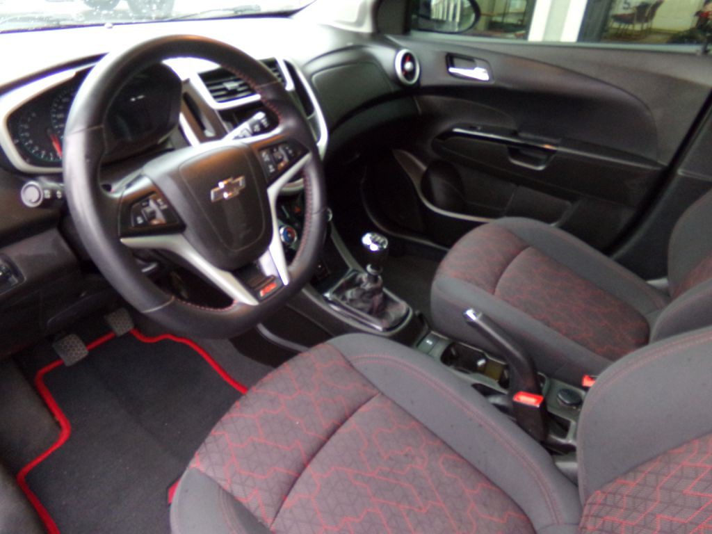 2018 Chevrolet Sonic Image 5