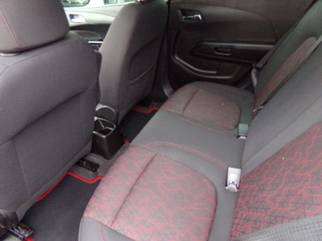 2018 Chevrolet Sonic Image 6