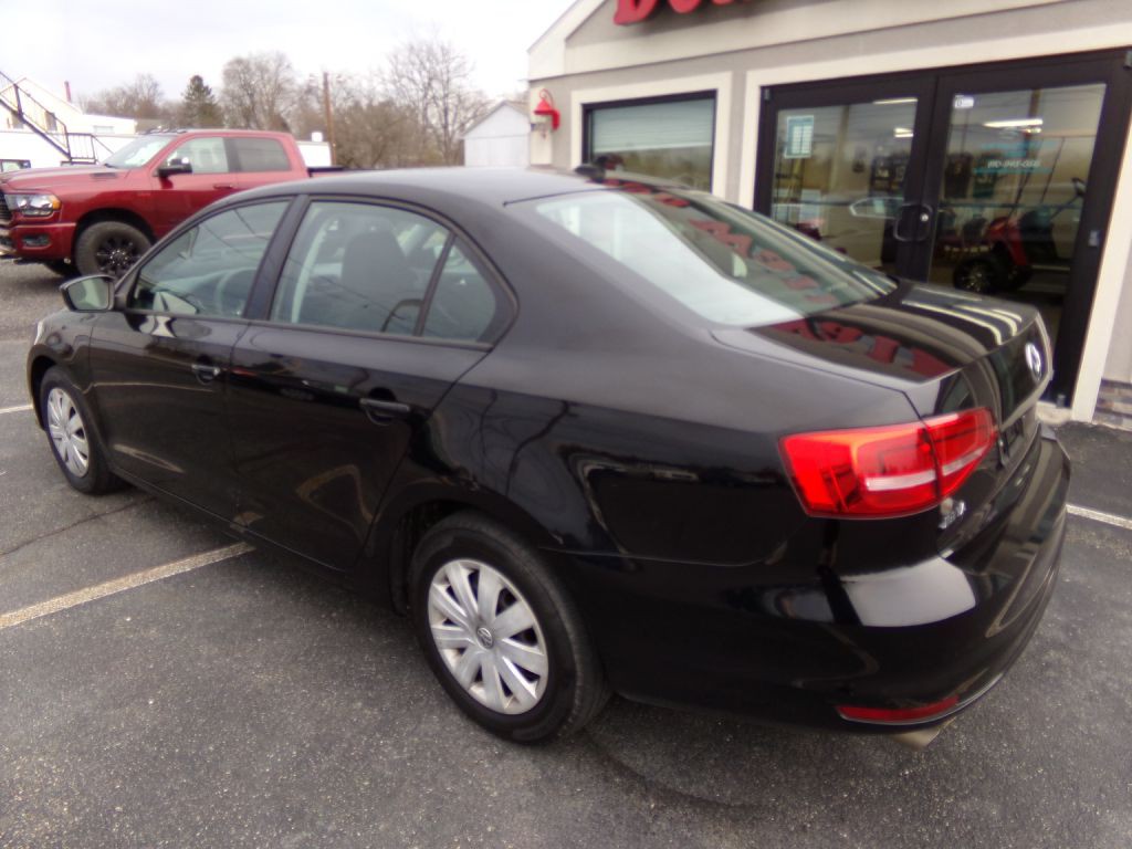 2015 Volkswagen Jetta Image 2