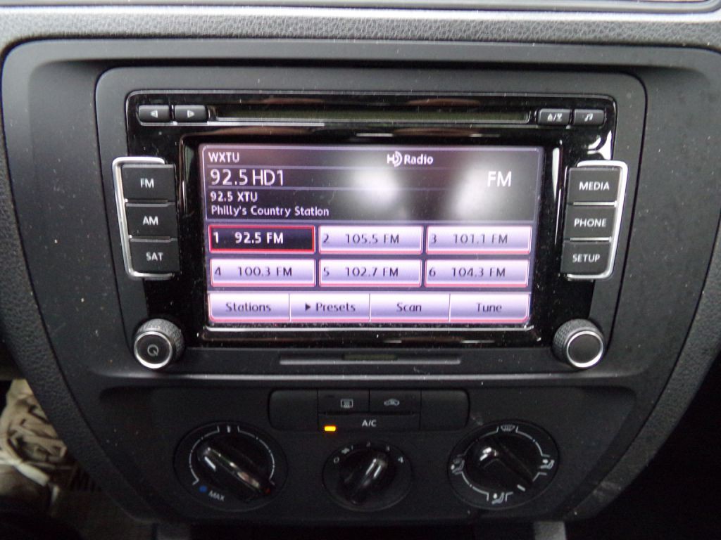 2015 Volkswagen Jetta Image 9