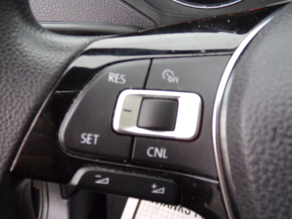 2015 Volkswagen Jetta Image 11