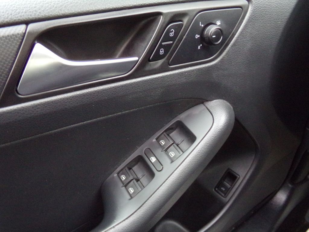 2015 Volkswagen Jetta Image 13