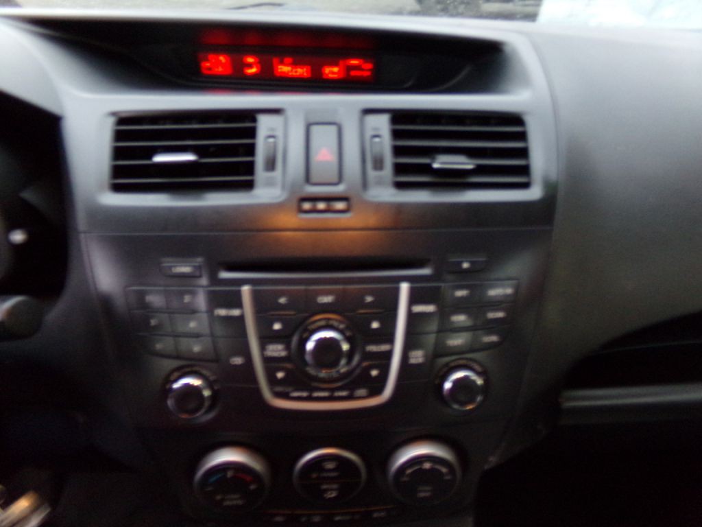 2013 Mazda Mazda5 Image 11