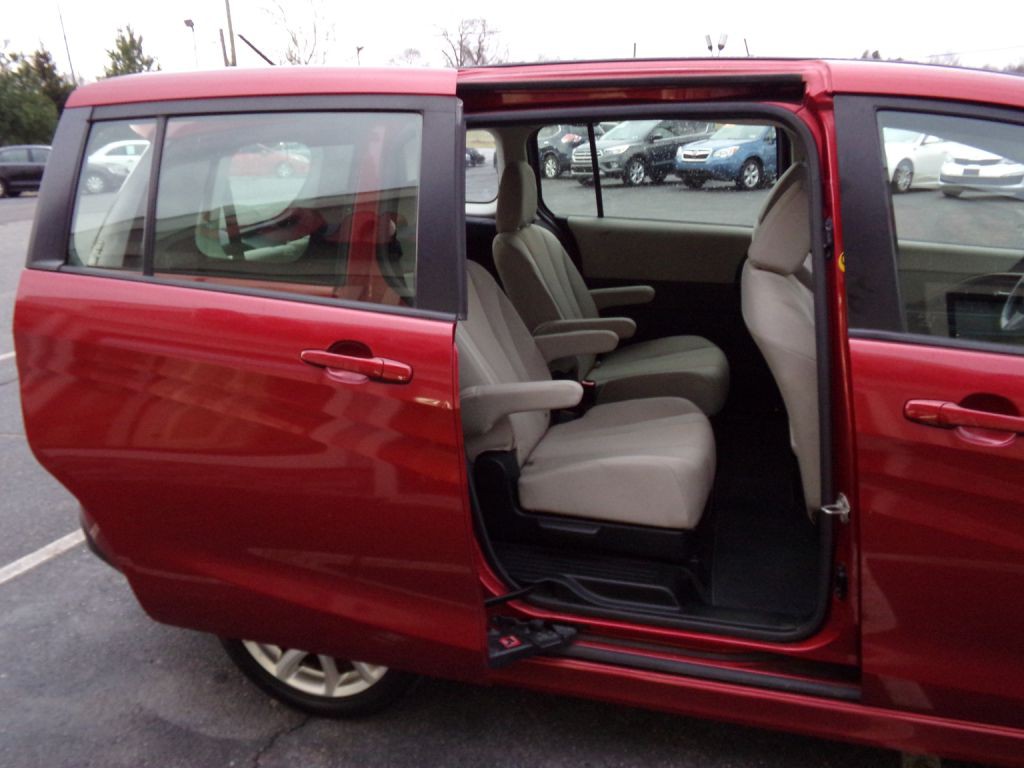 2013 Mazda Mazda5 Image 18