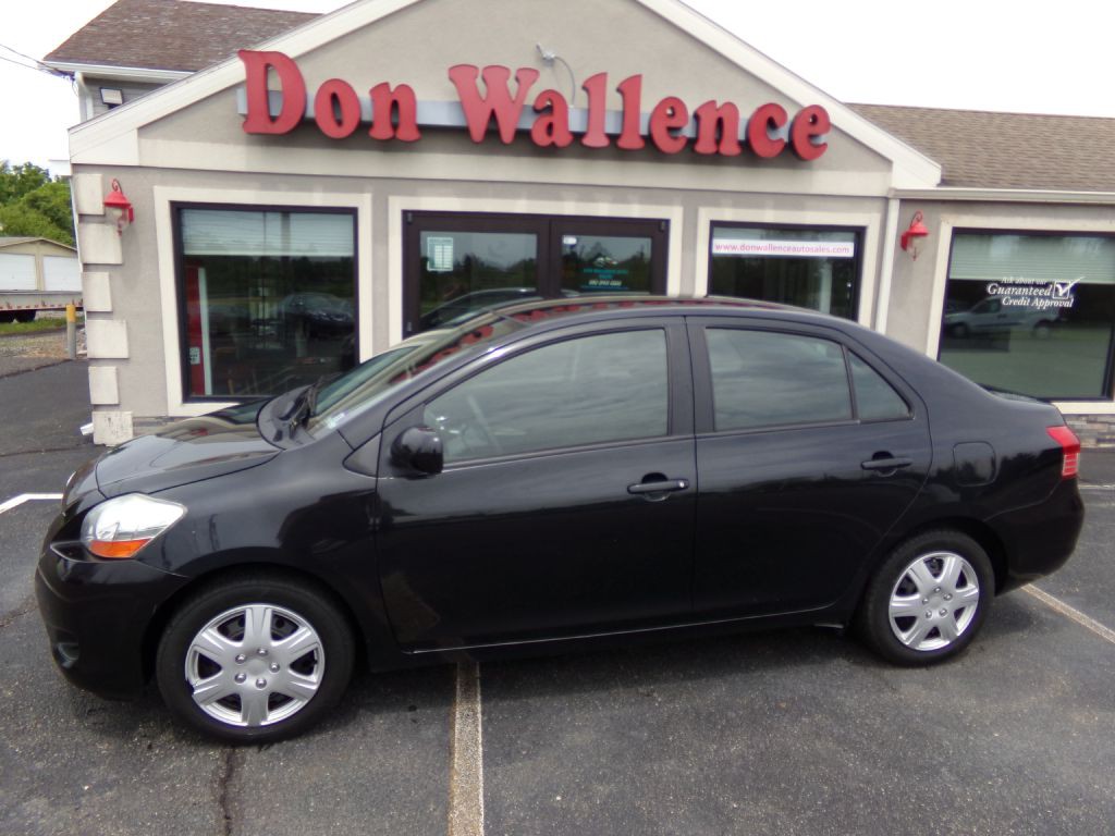 2010 Toyota Yaris Image 1