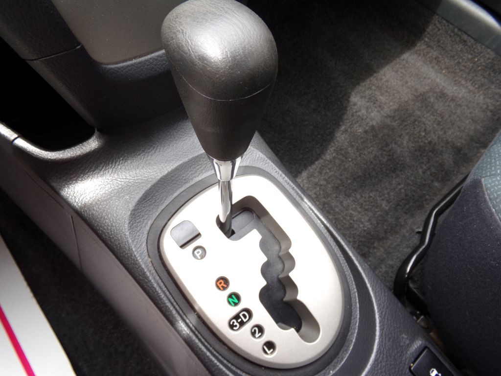 2010 Toyota Yaris Image 12