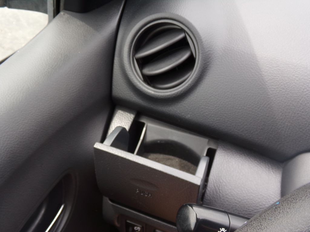 2010 Toyota Yaris Image 15