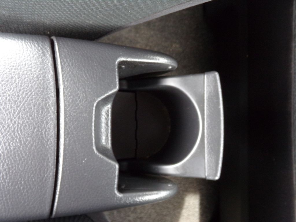2010 Toyota Yaris Image 17